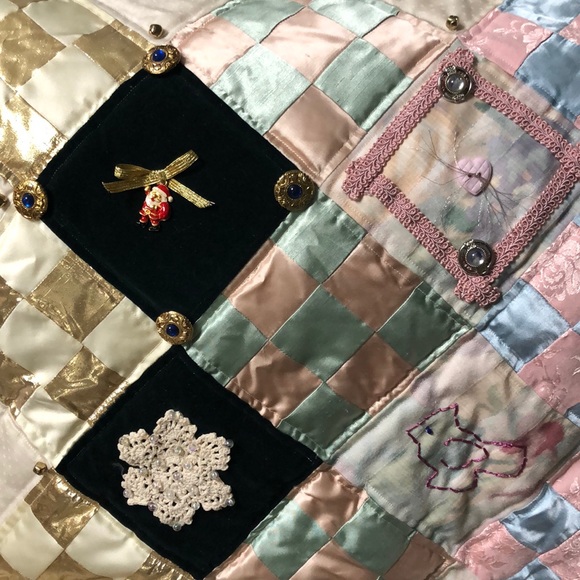 Exquisite handmade quilted vintage tree skirt - Picture 12 of 16